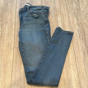 4R Woman’s Abercrombie & Fitch Skinny Jeans